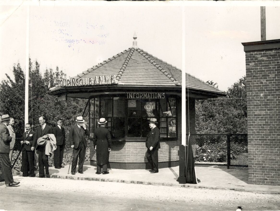 Opening de eerste grenskiosk.